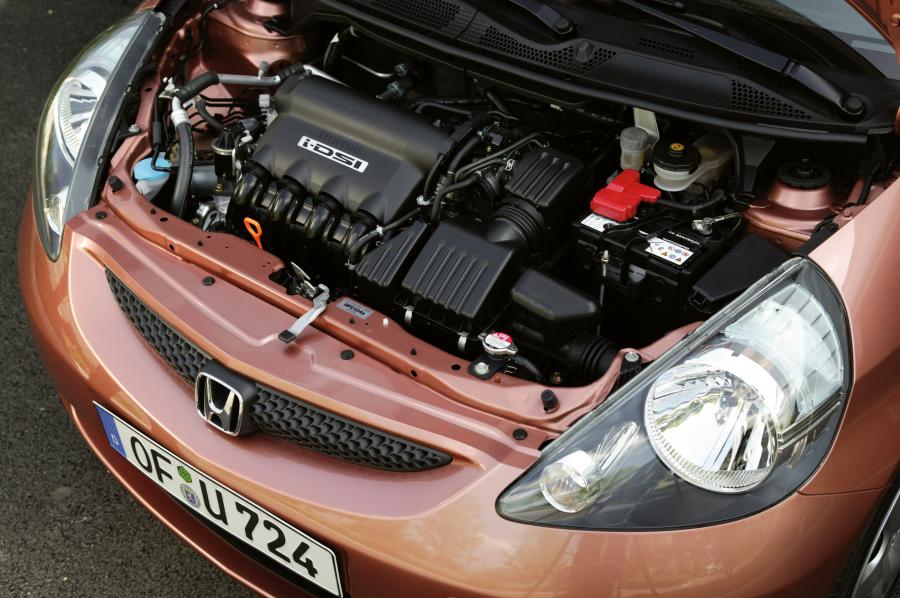  Honda Jazz 2005 года  (фото 27 из 29)